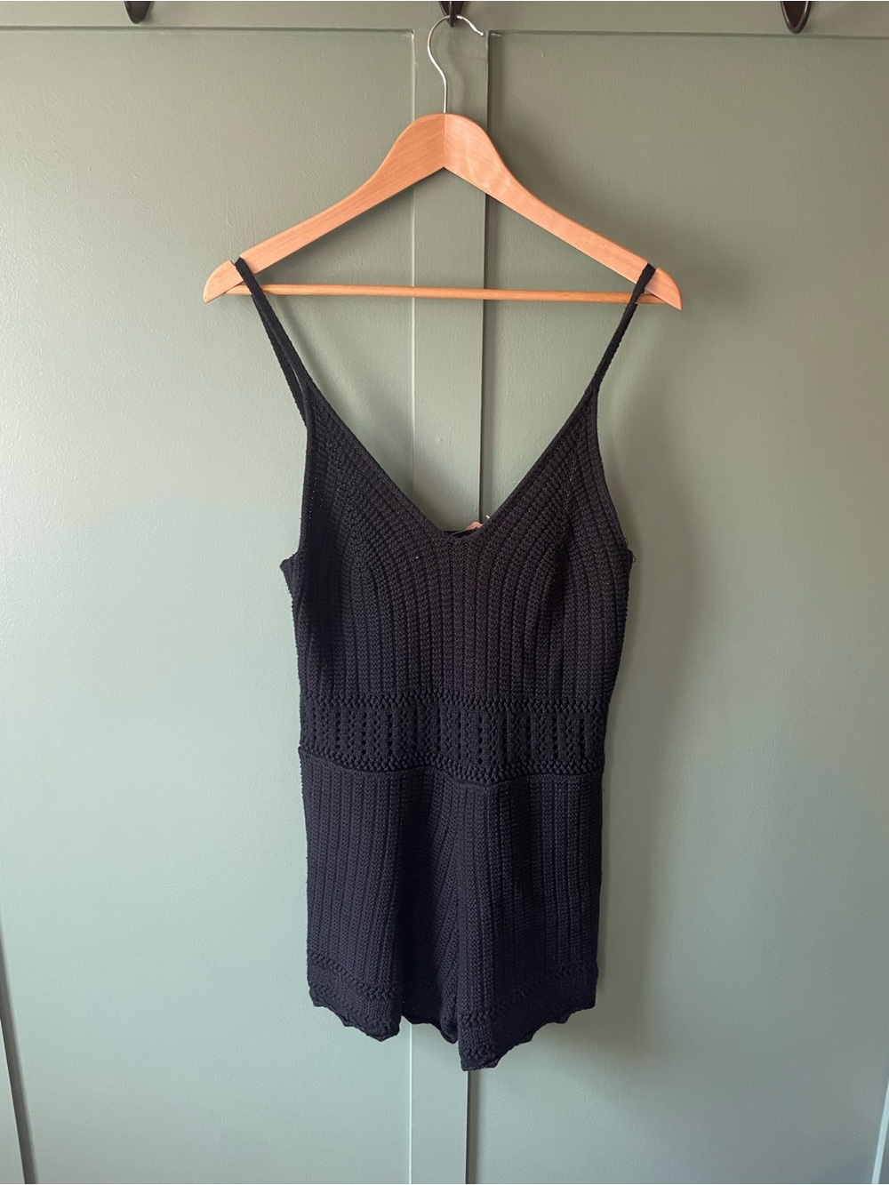 Kendall & Kylie Black Ribbed V-Neck knitted romper